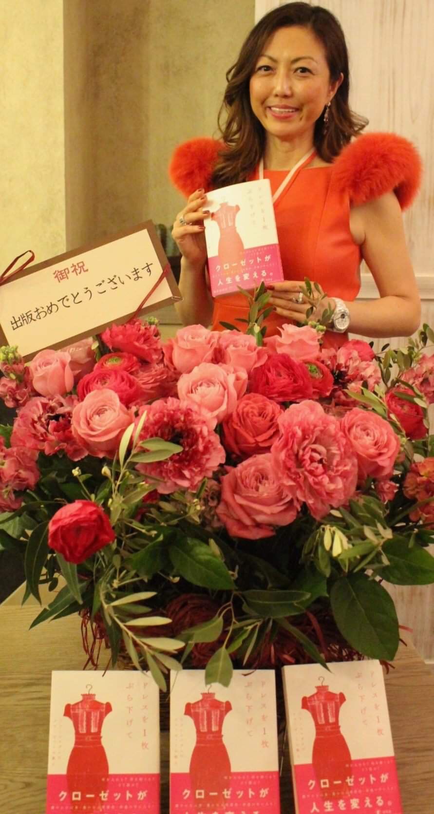 ドレス1枚をぶら下げて