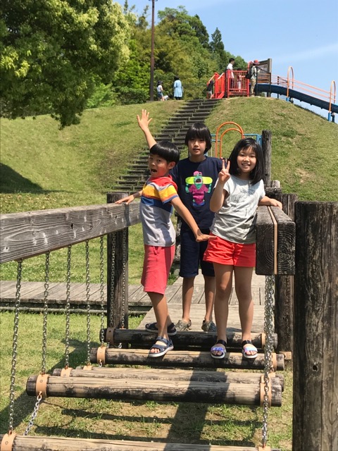 CF31A2DE-7B4D-47AA-969B-F896400E37FF